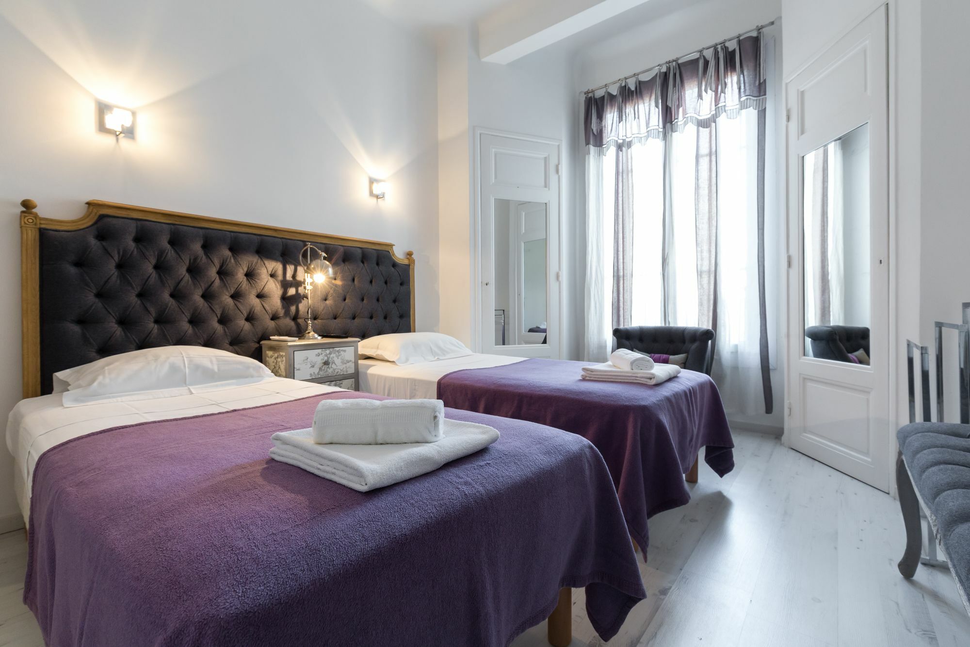 Centrally Located Modern 2 Bed Apartment In Cannes With Aircon And High Ceilings And Modern Design 696 Eksteriør billede