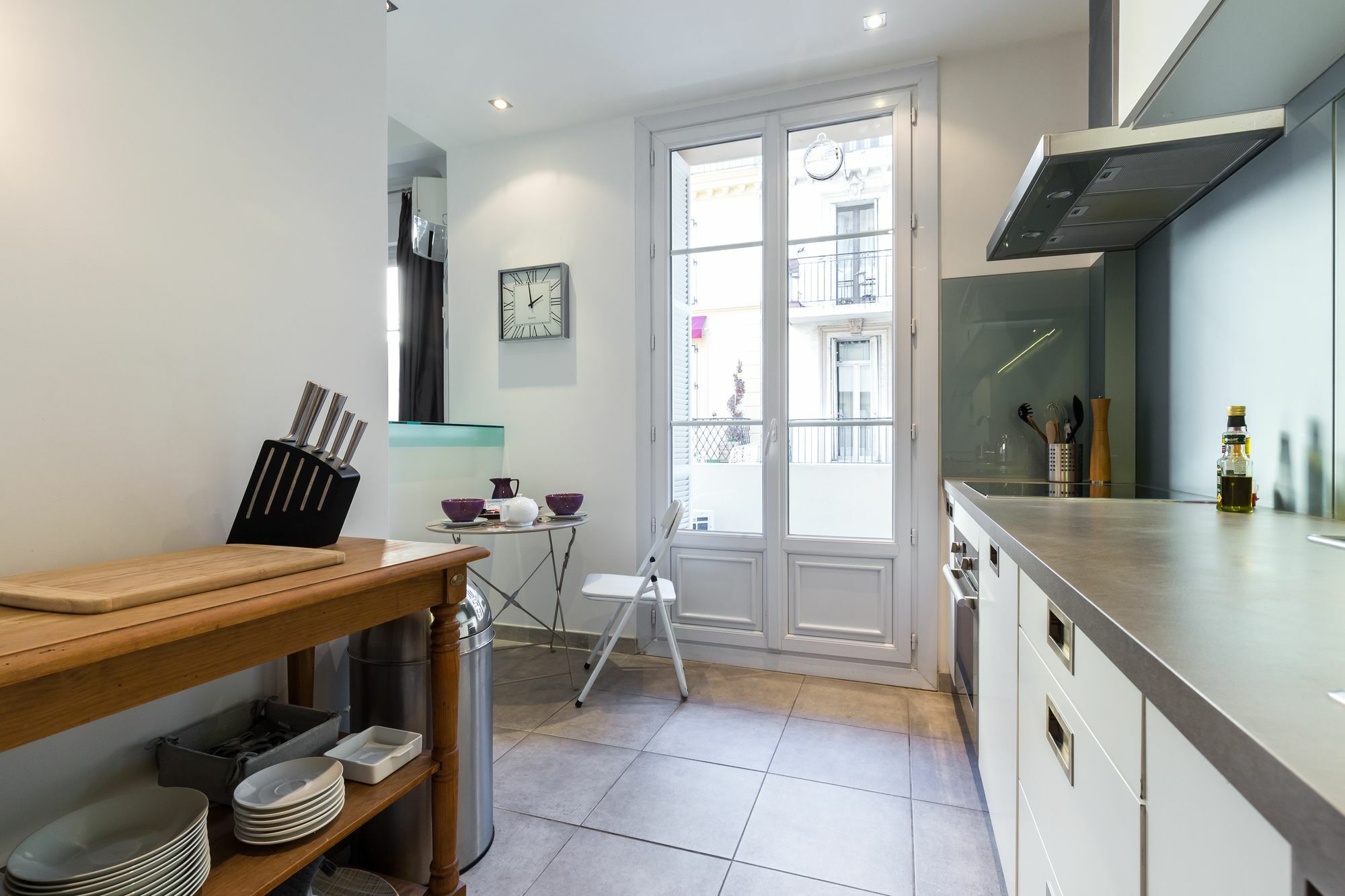 Centrally Located Modern 2 Bed Apartment In Cannes With Aircon And High Ceilings And Modern Design 696 Eksteriør billede
